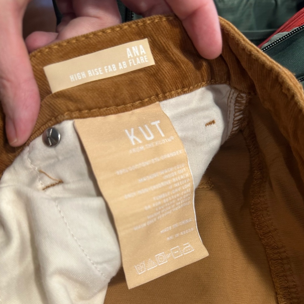 Kut from the Kloth Butterscotch Ana High Rise Fab Ab Flare corduroy pant Size 10 - Picture 3 of 8